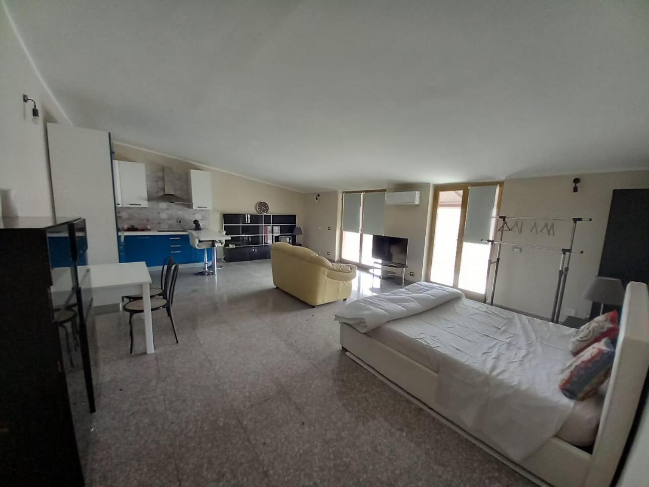 Bluesky Apartment - Third Floor Джардини Наксос Екстериор снимка